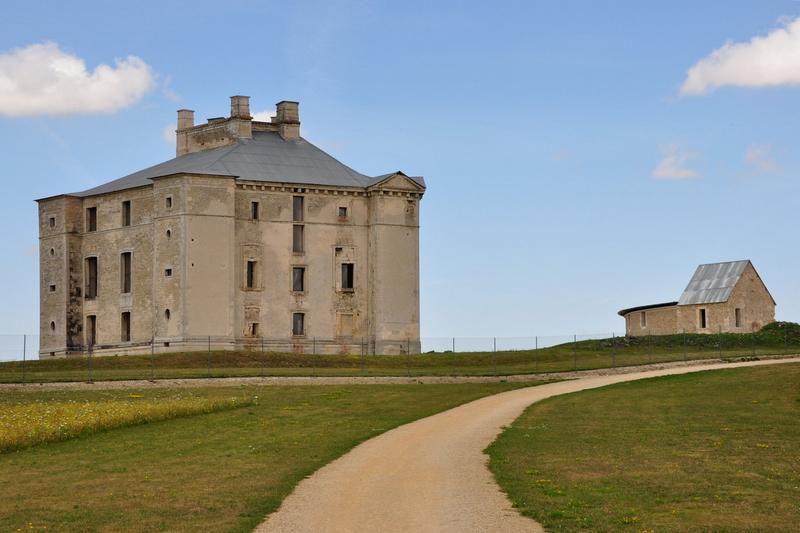 hiking-chateaux-maulnes-burgundy