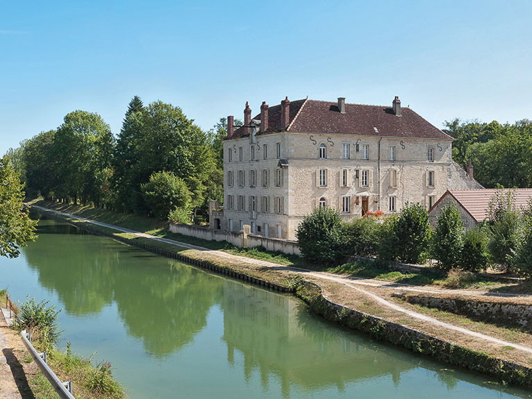 burgundy-canal-overnight-accommodation