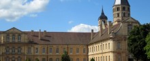 cluny-guests-rooms-burgundy